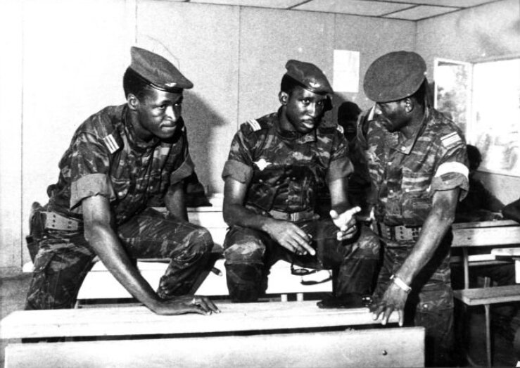 Sankara junto a su compañero y posterior verdugo Blaise Compaoré el 4 de junio de 1983, día del Golpe de Estado