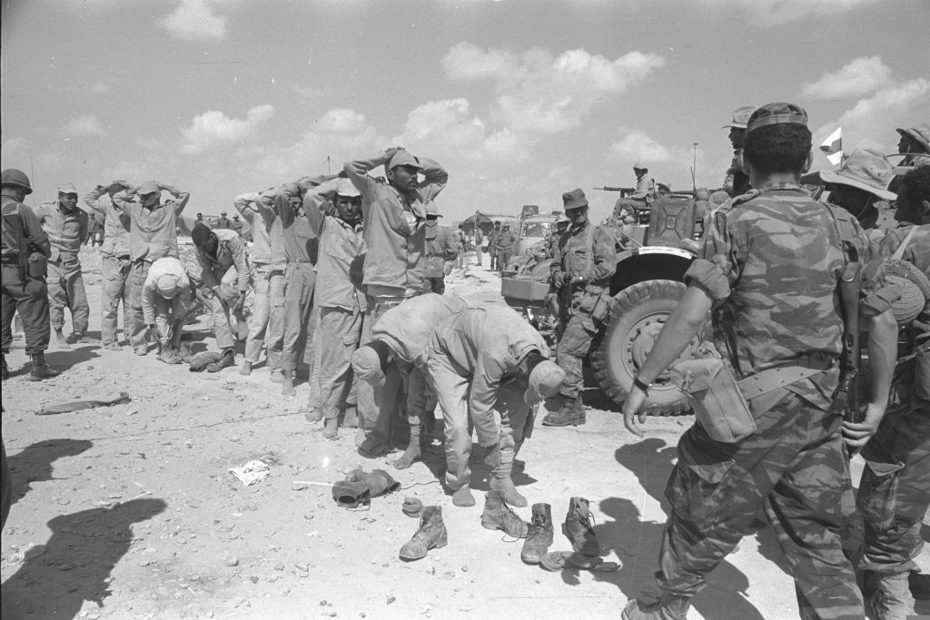 Soldados egipcios capturados por Israel en la guerra de los seis días
