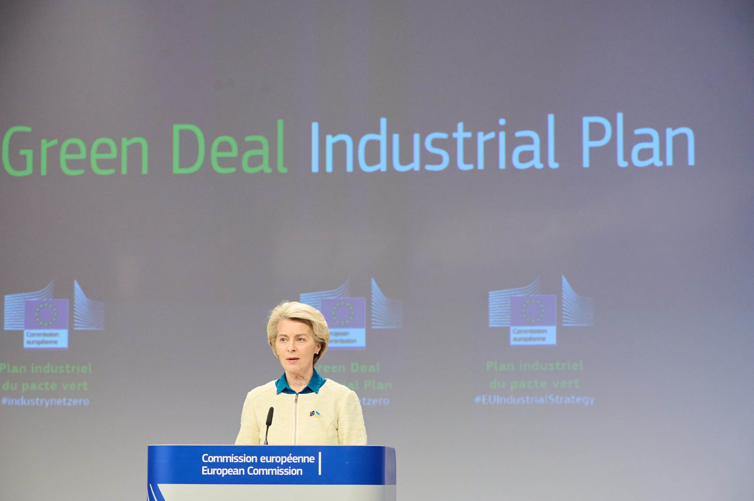 La Unión Europea trata de impulsar una política industrial verde europea para poder competir con Estados Unidos y China.