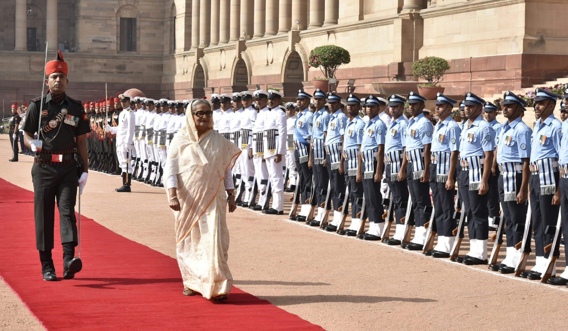 Sheikh Hasina, antigua primera ministra de Bangladés, durante una visita oficial a India.