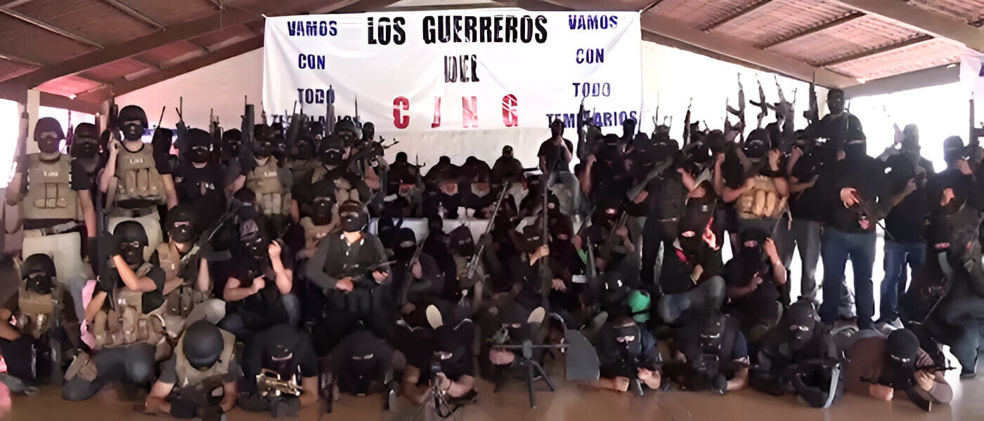 Miembros armados del Cártel Jalisco Nueva Generación, una de las organizaciones más poderosa vinculadas al crimen organizado en México. Imagen sacada de un vídeo publicado por CJNG.