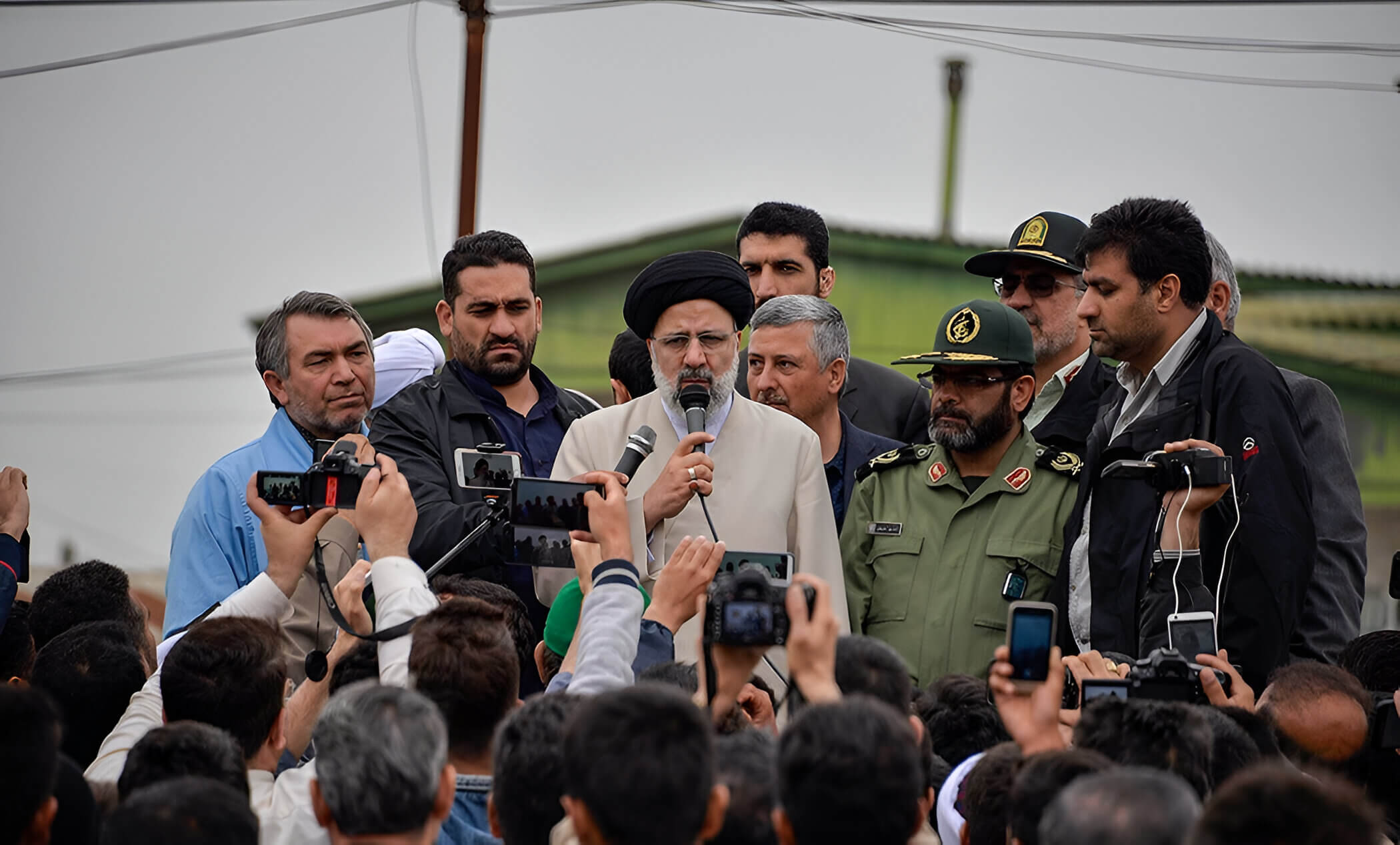Ibrahim Raisi participa en un acto público en Golestan en 2019.