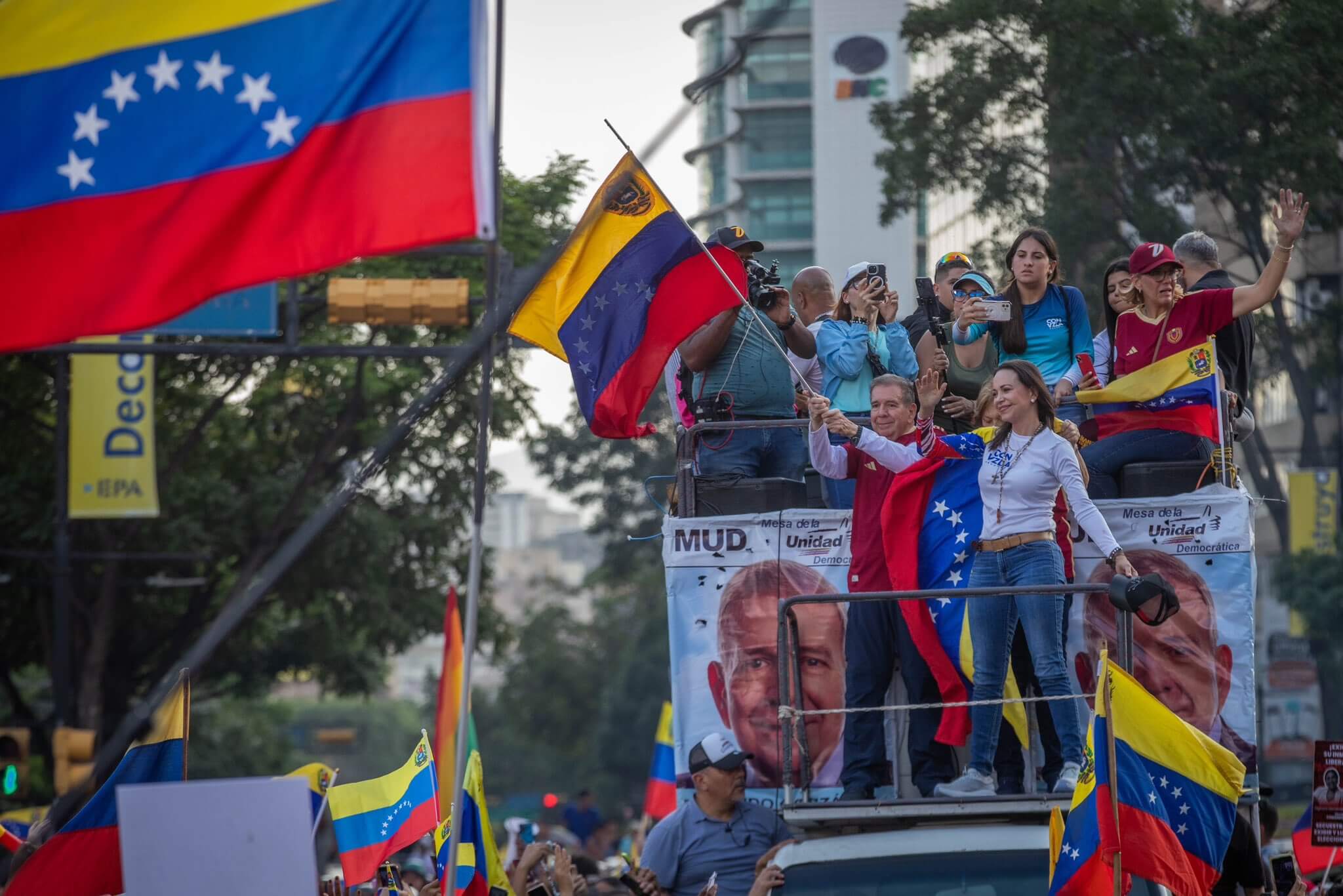 Movilización de campaña de la oposición previa a las elecciones venezolanas. 