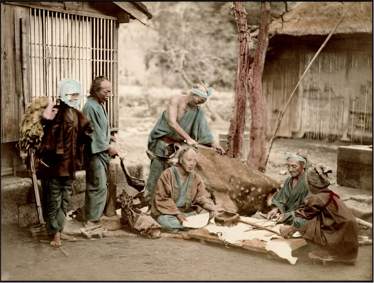 Imagen coloreada de un grupo de Burakumin en el periodo Edo.