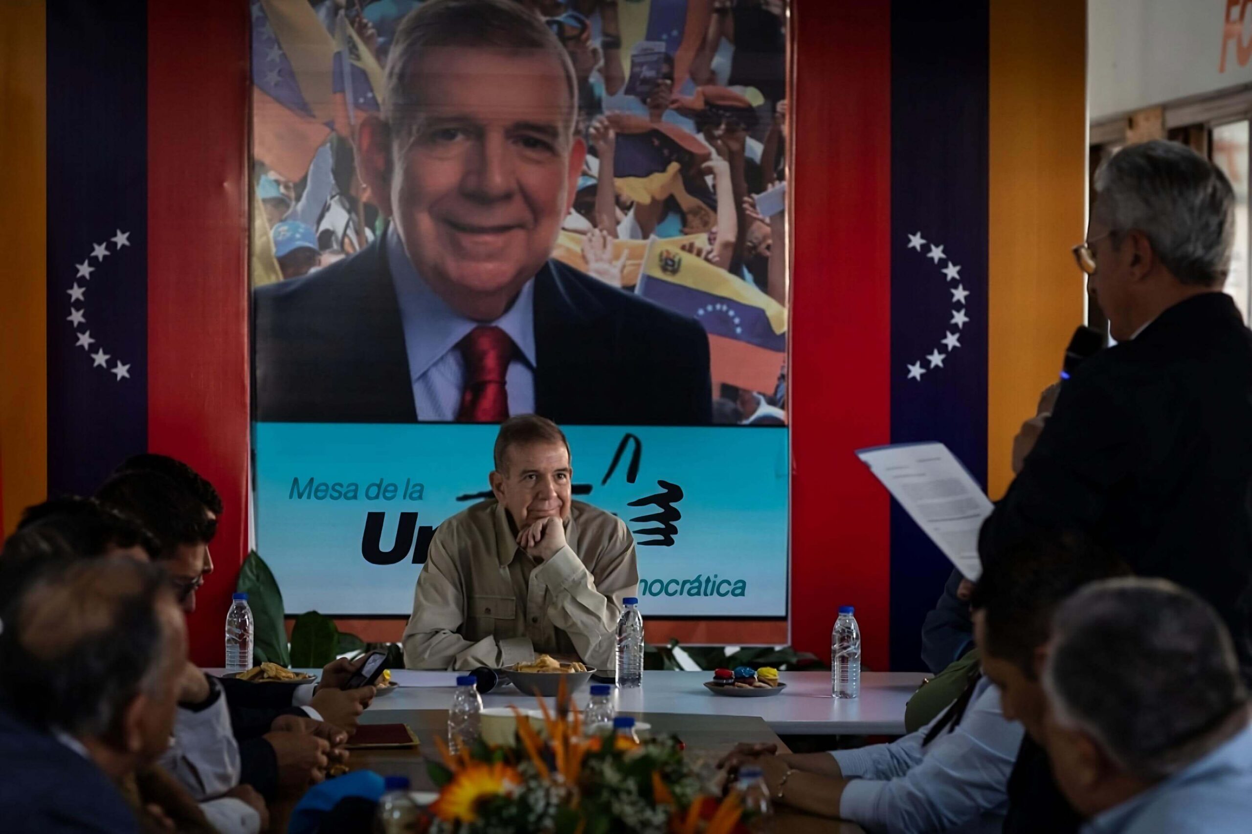 Edmundo González en la sede de su partido días antes de la celebración de las elecciones presidenciales de Venezuela.