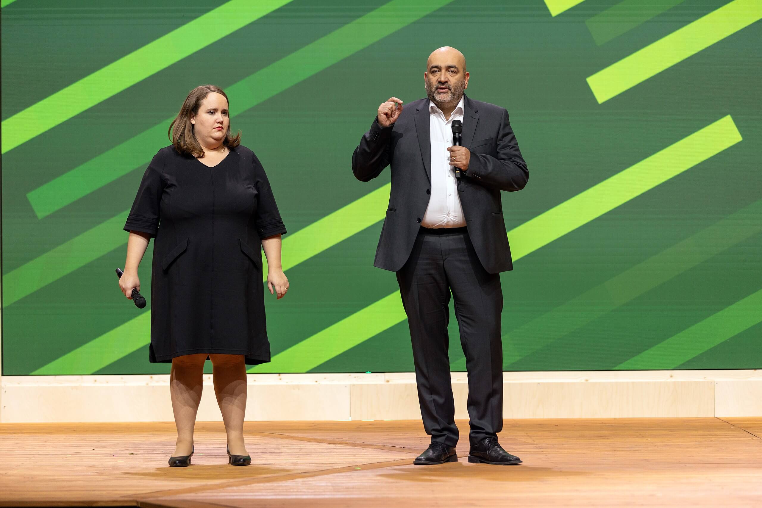 Ricarda Lang y Omid Nouripour, destacadas figuras políticas que conformaban el liderazgo de los Verdes alemanes. 