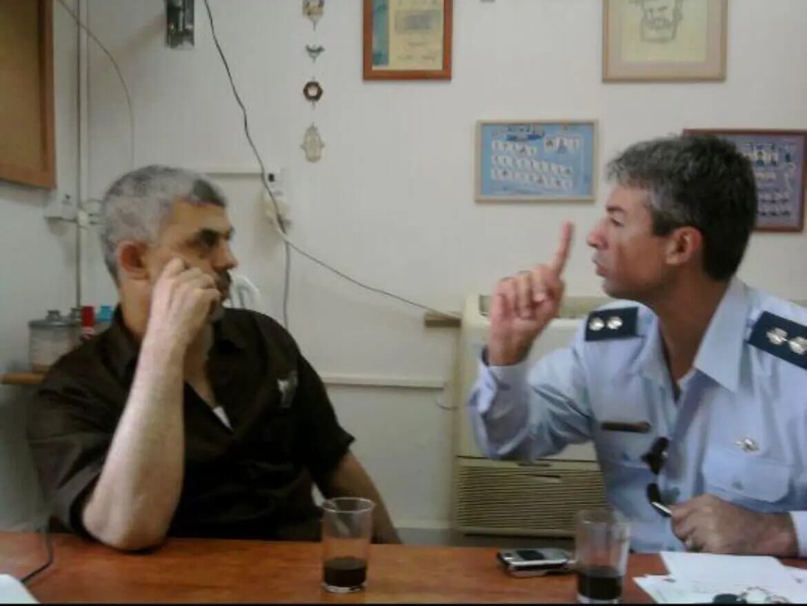 Yahya Sinwar durante su estancia en una prisión israelí.
