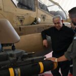 Benjamin Netanyahu, primer ministro de Israel, conversa con la Fuerza Aérea