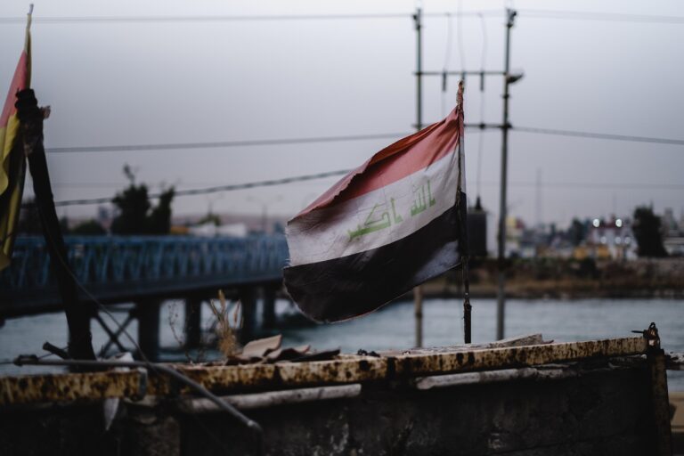 Bandera de Irak en Mosul
