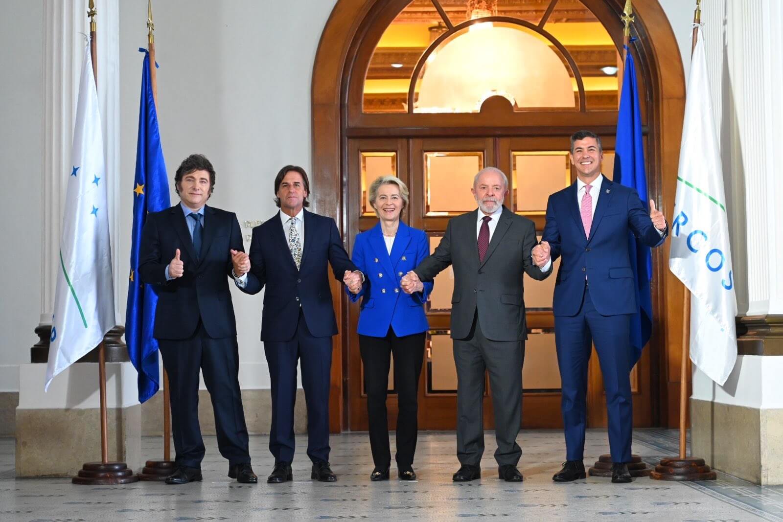 Ursula von der Leyen se reúne con los presidentes de Argentina, Brasil, Uruguay, Paraguay para sellar la zona de libre comercio entre la UE y Mercosur.  