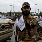 Miembro de los talibán en Kabul, capital de Afganistán