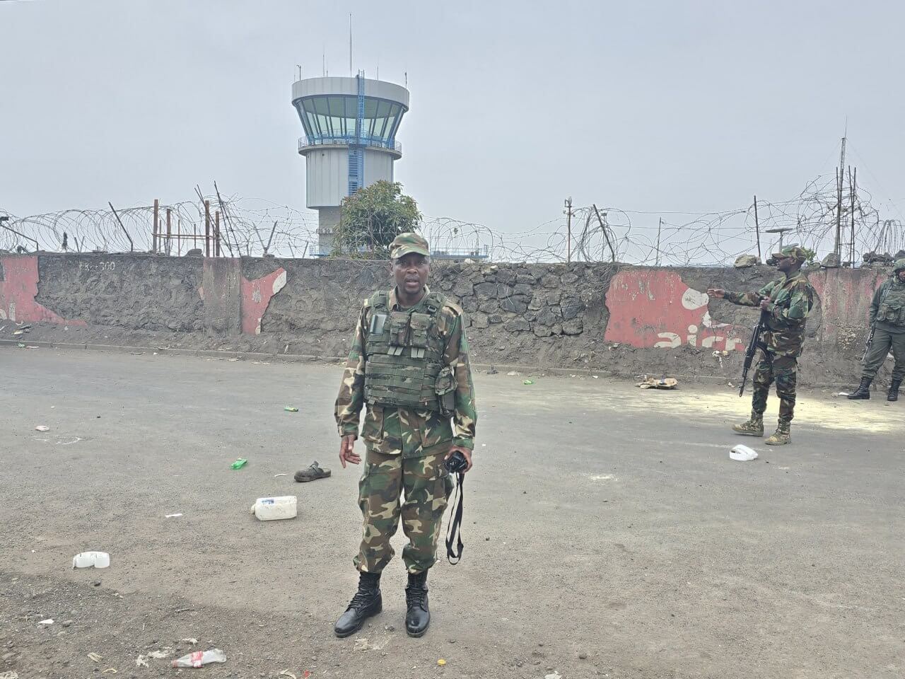 El M-23 continúa avanzando en República Democrática del Congo mientras la tensión crece en Kinshasa, la capital, con los ataques contra varias embajadas.