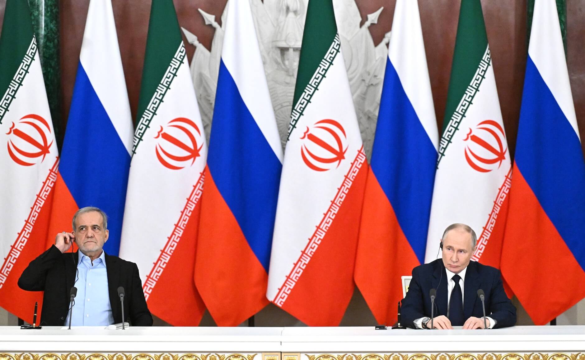 Rusia e Irán firman el acuerdo de "asociación estratégica" en Moscú, reforzando su cooperación militar y comercial. 