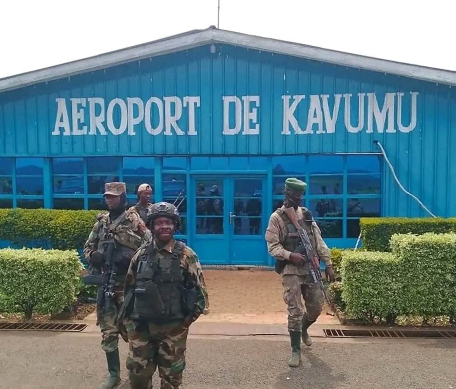 Combatientes del M-23 toman el aeropuerto de Kavumu antes de capturar Bukavu, la segunda capital bajo su control en la República Democrática del Congo.