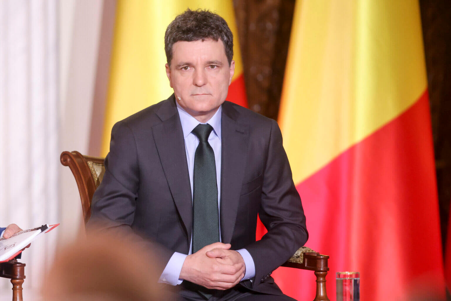 Nicusor Dan, ganador de las elecciones en Rumanía frente a Georges Simion.