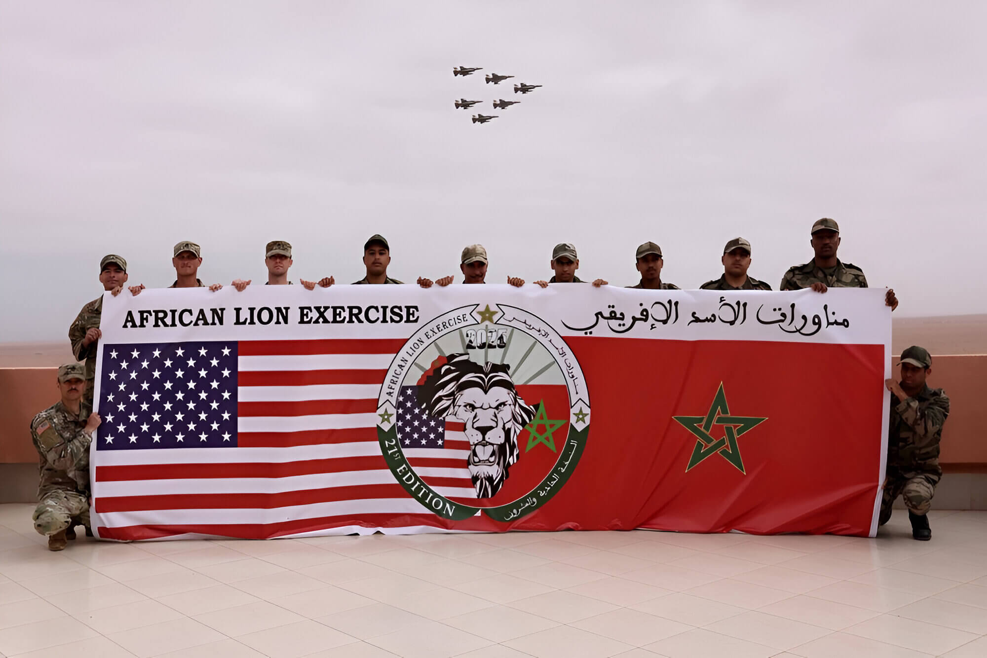 Soldados estadounidenses y marroquíes participan en los ejercicios militares Africa Lion en el Magreb, mayo de 2025.