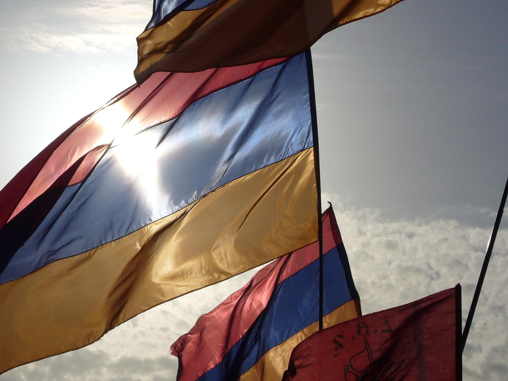 La detención de figuras de la oposición, incluido el arzobispo Bagrat Galstanyan, refleja la profunda crisis política que atraviesa Armenia.