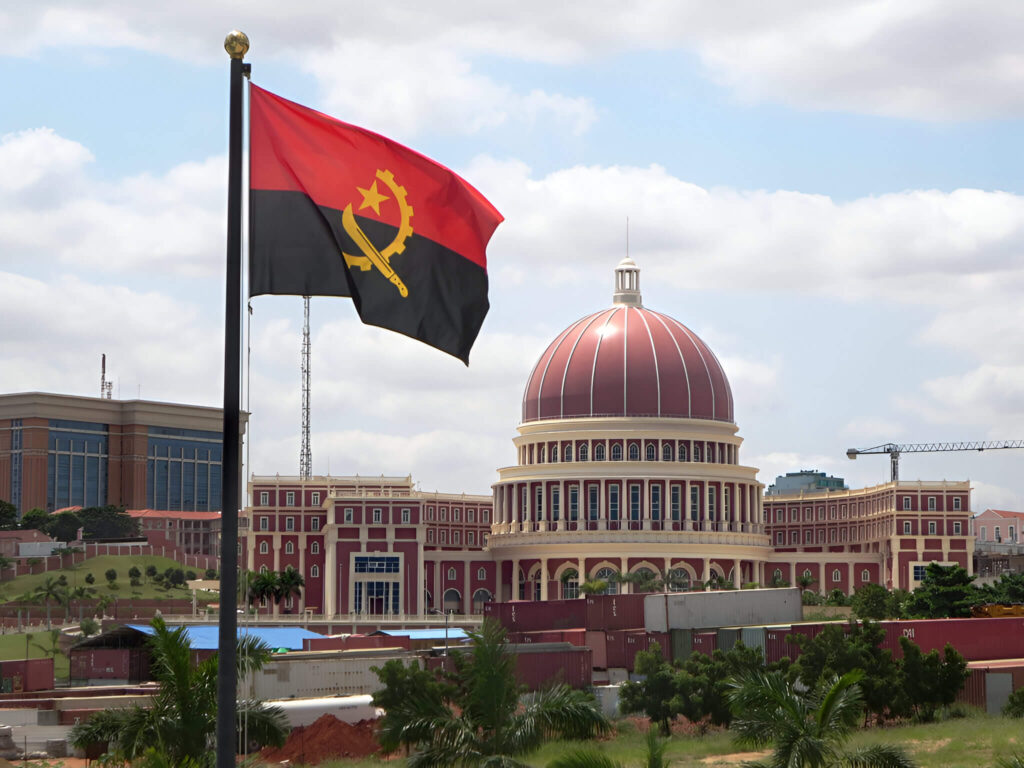 Los recortes del gobierno de Angola, auspiciados por el FMI, y la subida del precio del diésel un 30% han desatado una oleada de intensas protestas en el país. 