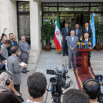 El Director General del OIEA, Yukiya Amano, en una rueda de prensa con el Dr. Ali Akbar Salehi, Vicepresidente y Presidente de la Organización de Energía Atómica de Irán, durante su visita oficial a la República Islámica de Irán. 17 de agosto de 2014.