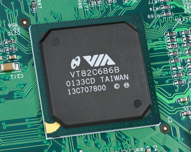 El control de la industria de los microchips es crucial en la actualidad. Actores como China, Taiwán o Estados Unidos pugnan por ello.