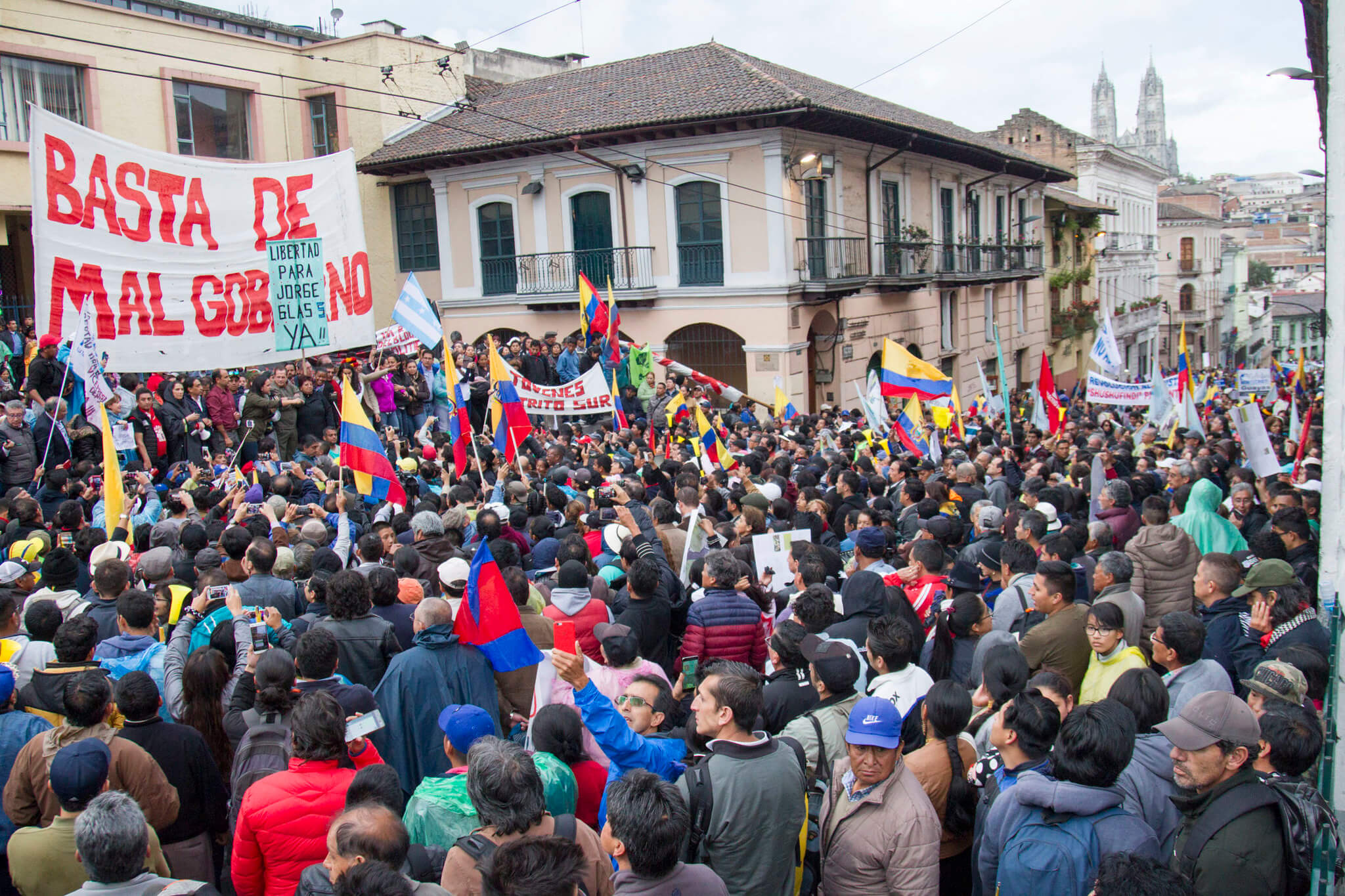 [Foto de archivo] El paro nacional y las protestas lideradas por los indígenas en Ecuador llevan al gobierno de Noboa a decretar el estado de excepción en diez provincias. 