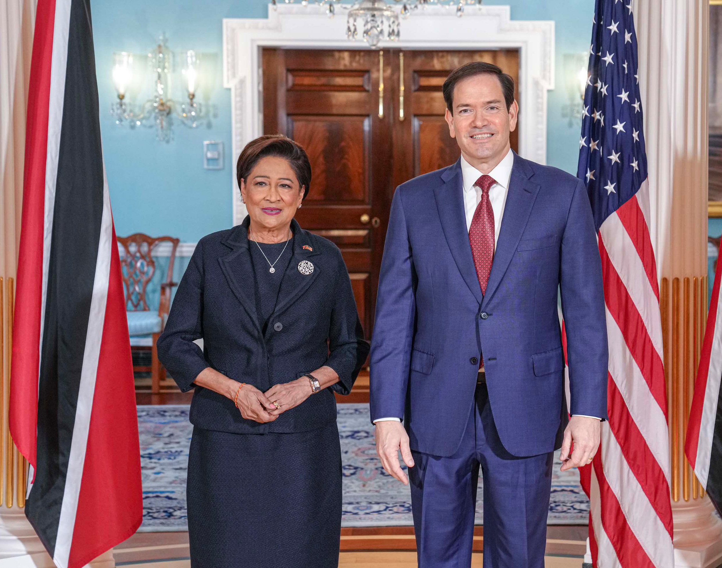 El gobierno de Trinidad y Tobago está cooperando estrechamente con Donald Trump y Estados Unidos en las presiones contra Venezuela.