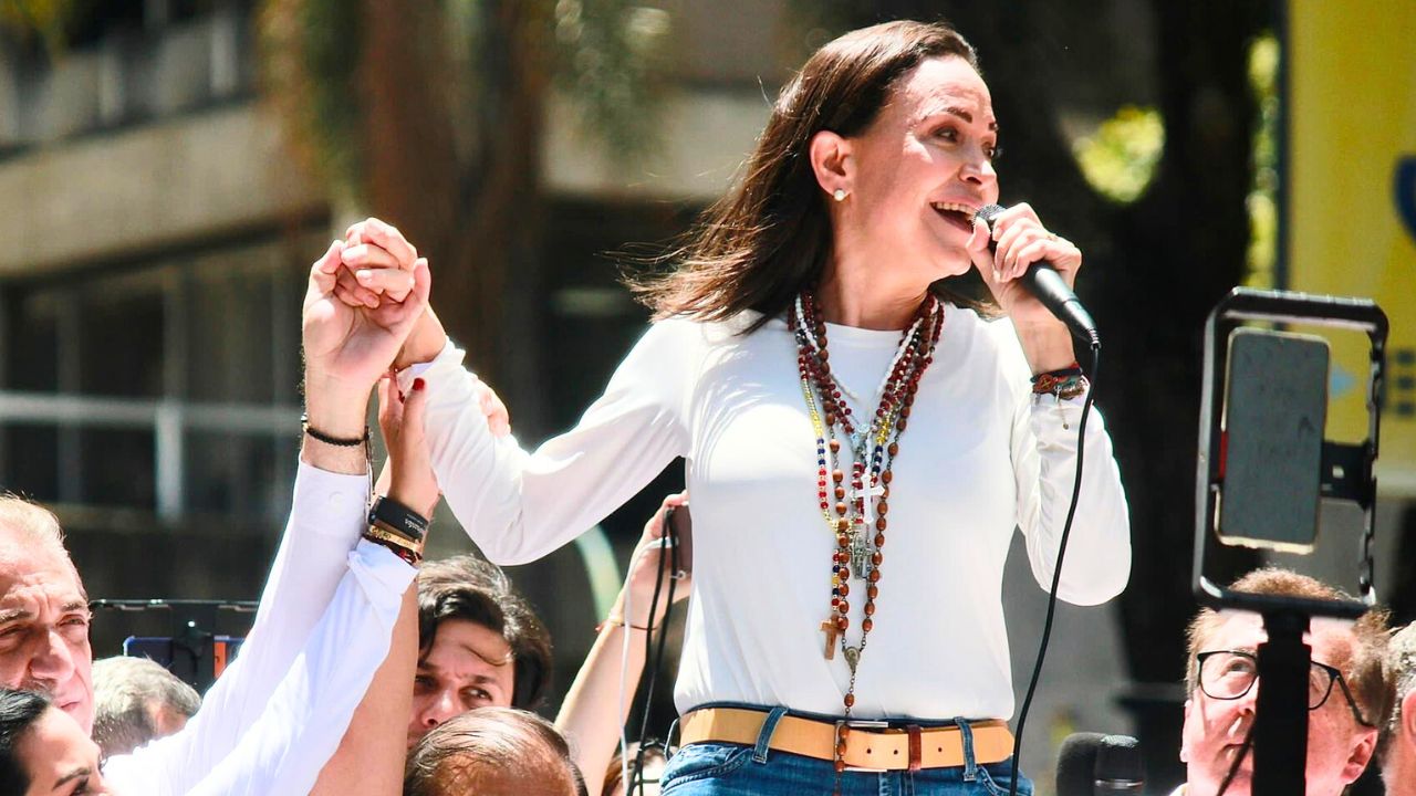 En el marco de los ataques en el Caribe, es crucial qué ofrece María Corina Machado a Estados Unidos si cae el gobierno de Maduro.