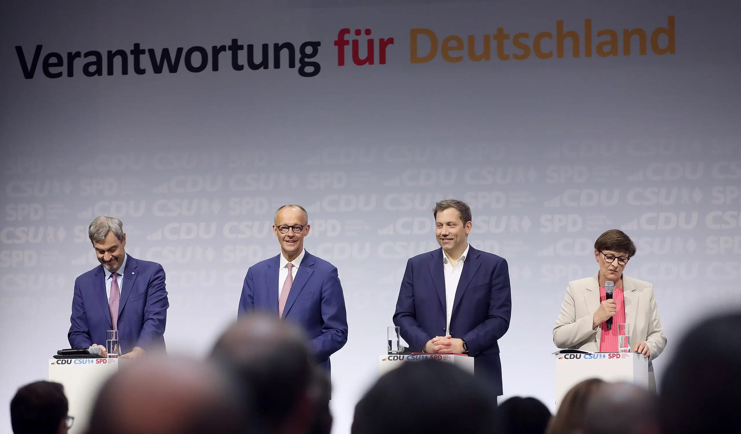 Firma del acuerdo de la Gran Coalición en Alemania, celebrada en mayo de 2025.