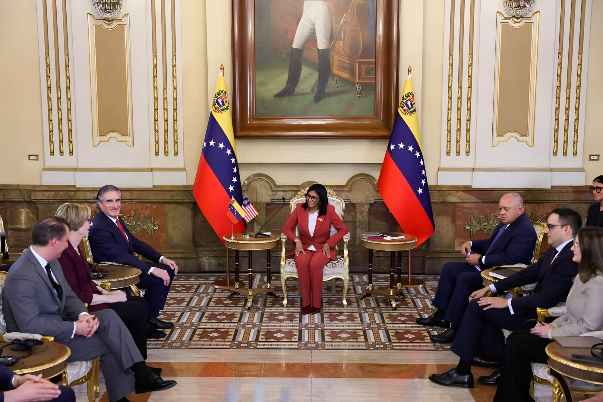 Donald Trump asegura que Estados Unidos reconoce al gobierno de Delcy Rodríguez al frente de Venezuela, dos meses después de la captura de Nicolás Maduro.