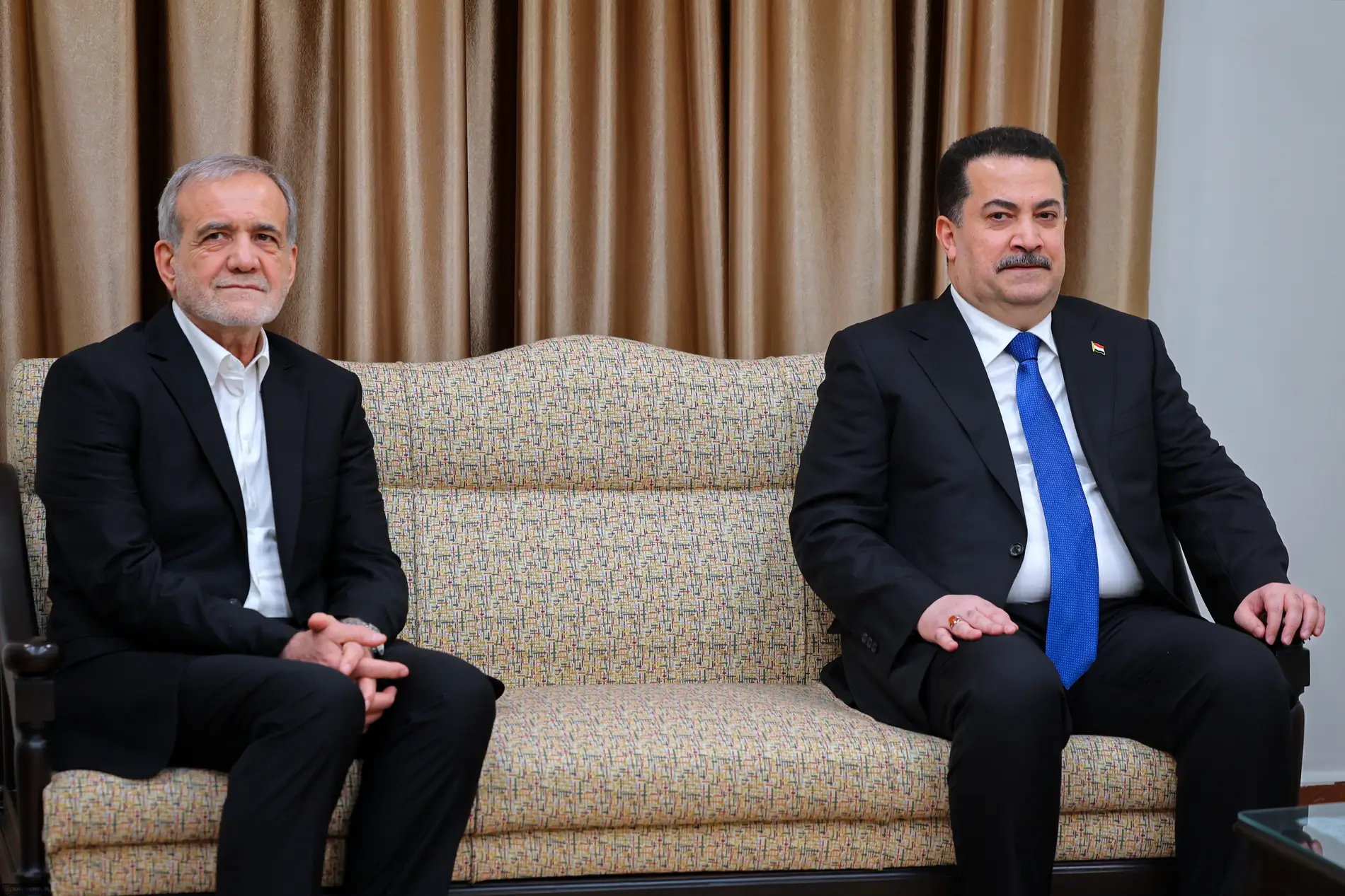 Masoud Pezeshkian, presidente de Irán, se reúne con Mohammed Shia’ al-Sudani, primer ministro de Irak.