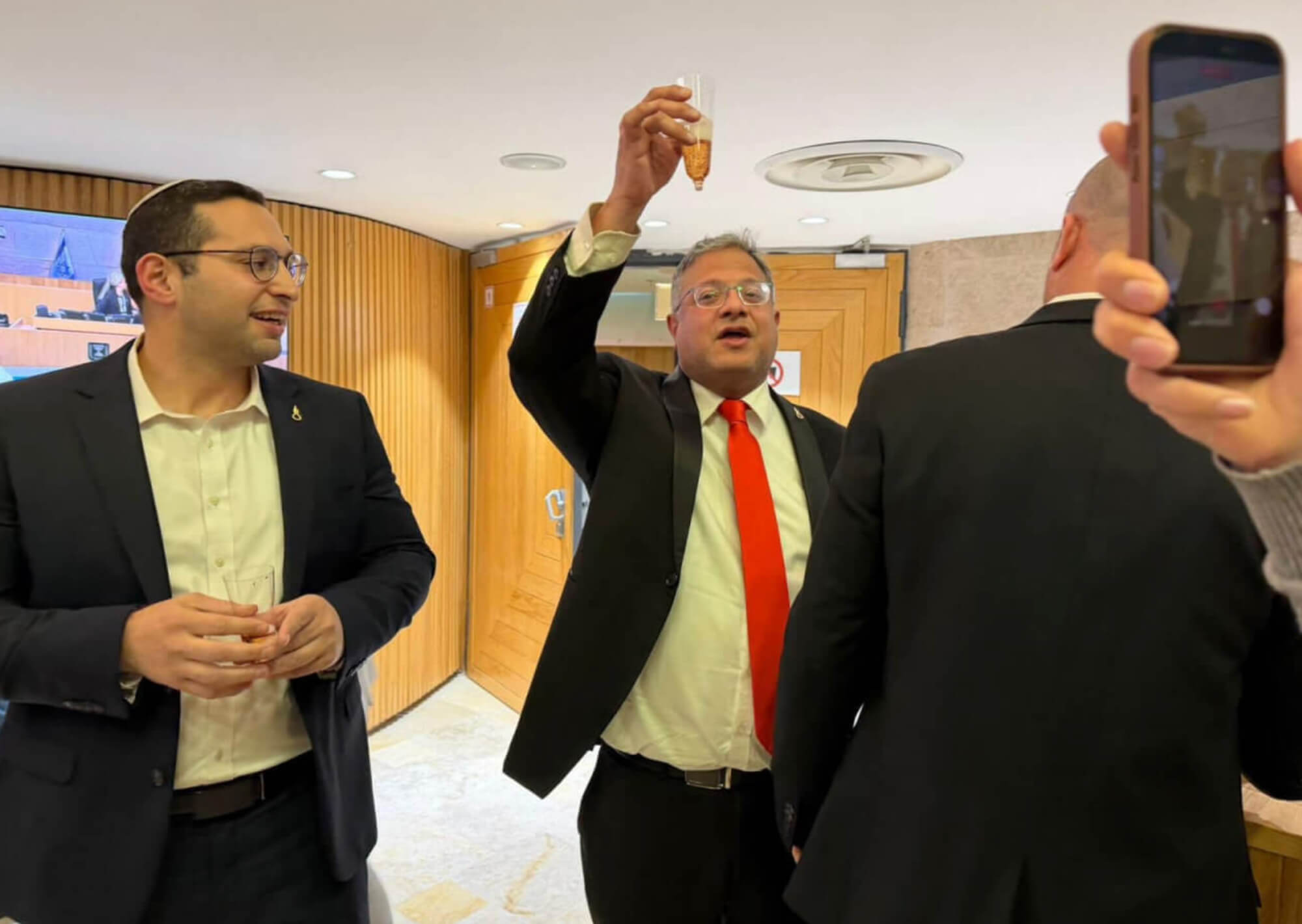 Israel aprueba la pena de muerte para los palestinos