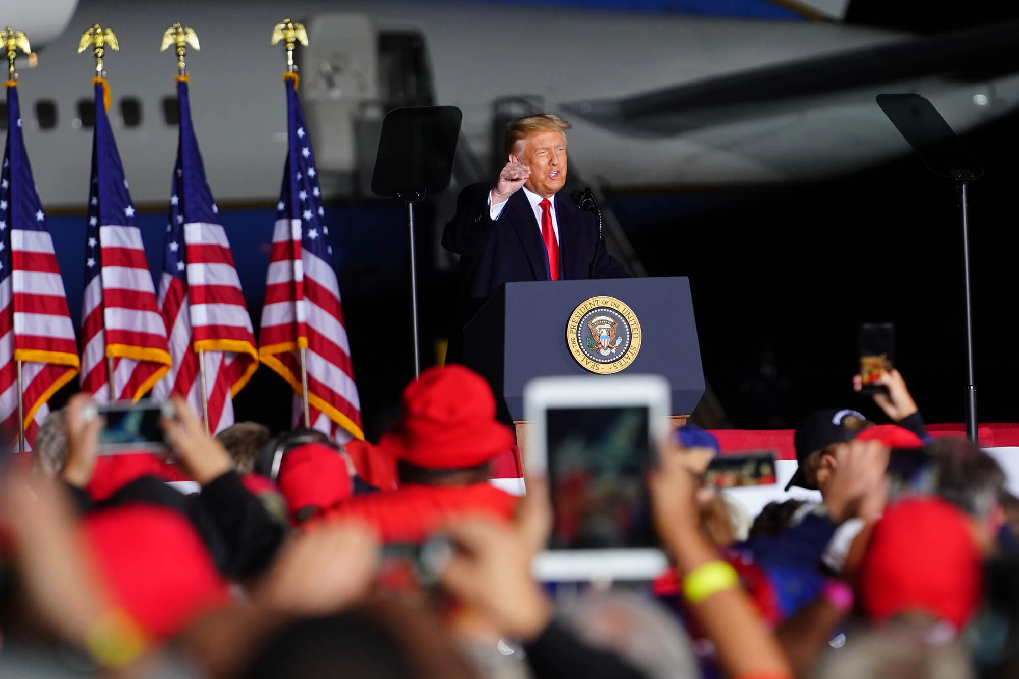 Un año después de su anuncio, la guerra comercial sigue siendo un eje central de la política de Estados Unidos bajo Donald Trump.