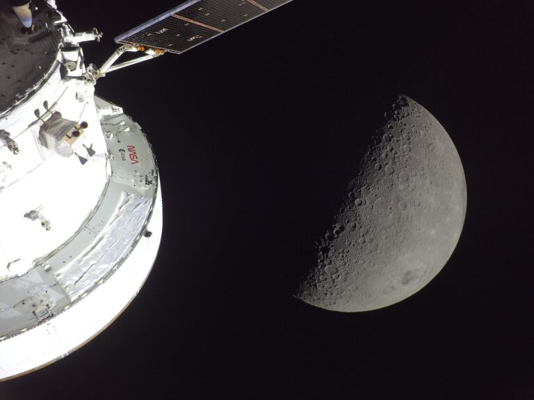 La competencia entre los programas Artemis y Chang'e dan forma a la conocida como nueva carrera espacial entre Estados Unidos y China.