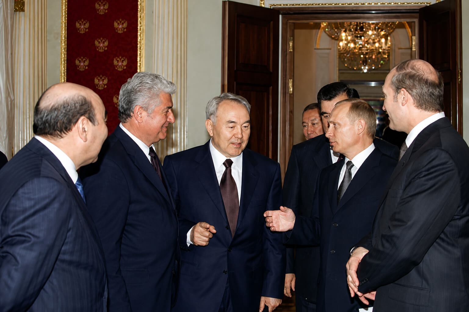 Vladimir Putin, presidente de Rusia, se reúne con los líderes de Asia Central, en mayo de 2002.