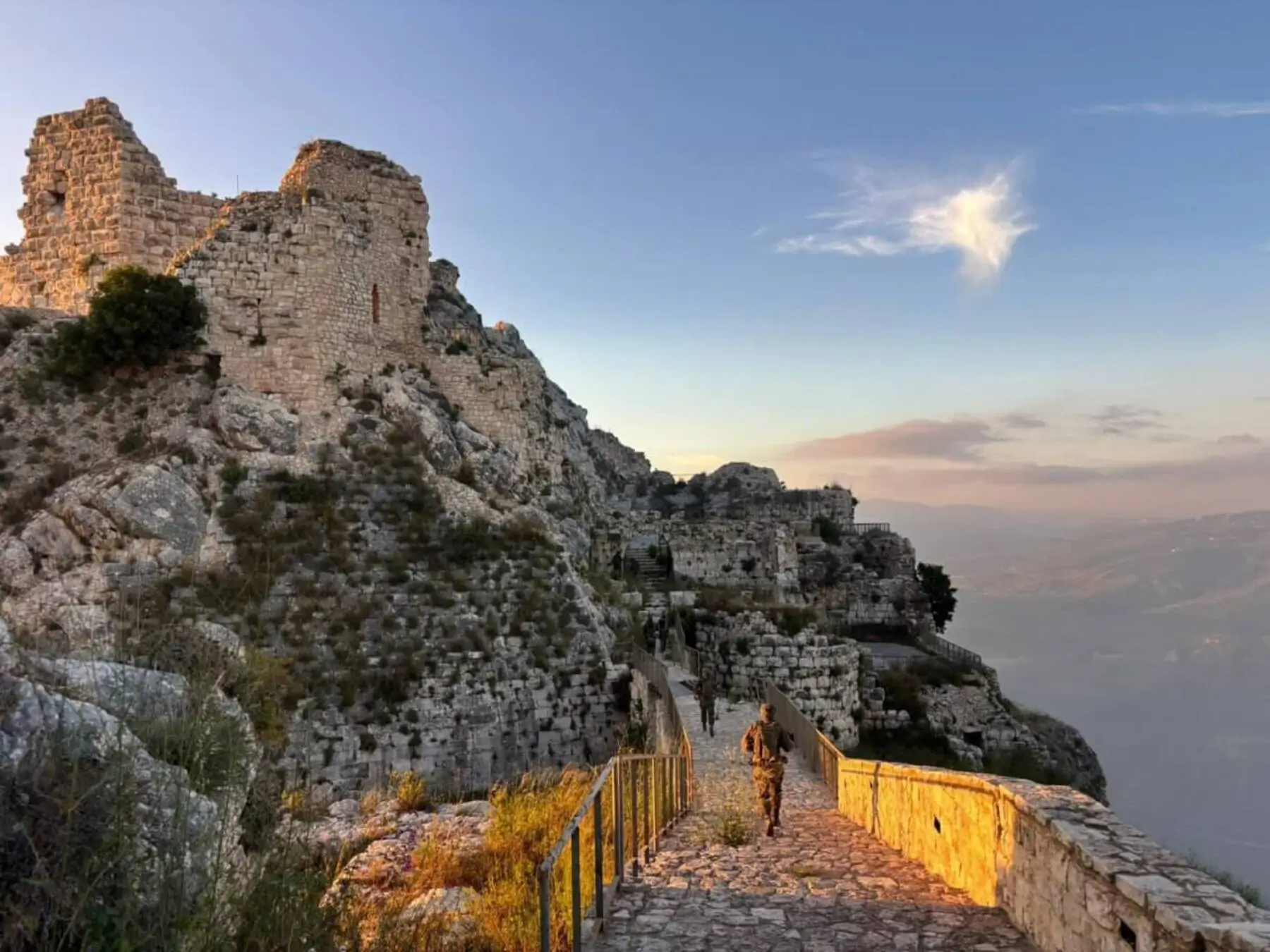 Soldados israelíes toman el fuerte de Beaufort el 31 de mayo de 2026.