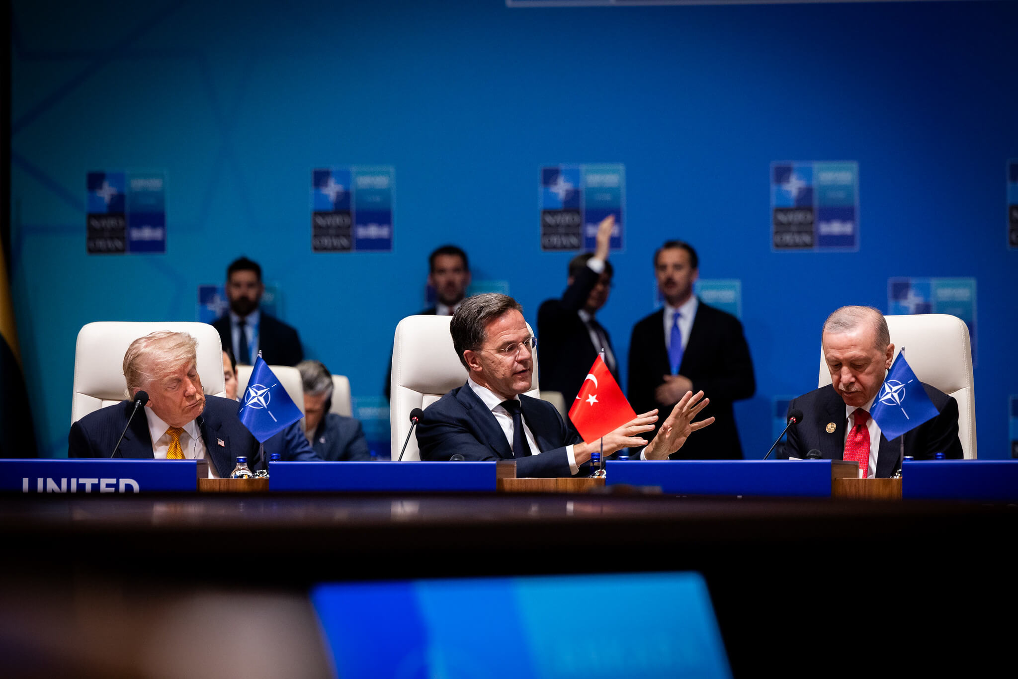 El presidente de Estados Unidos, Donald Trump, el Secretario General de la OTAN, Mark Rutte, y el presidente de Turquía, Recep Tayyip Erdogán.