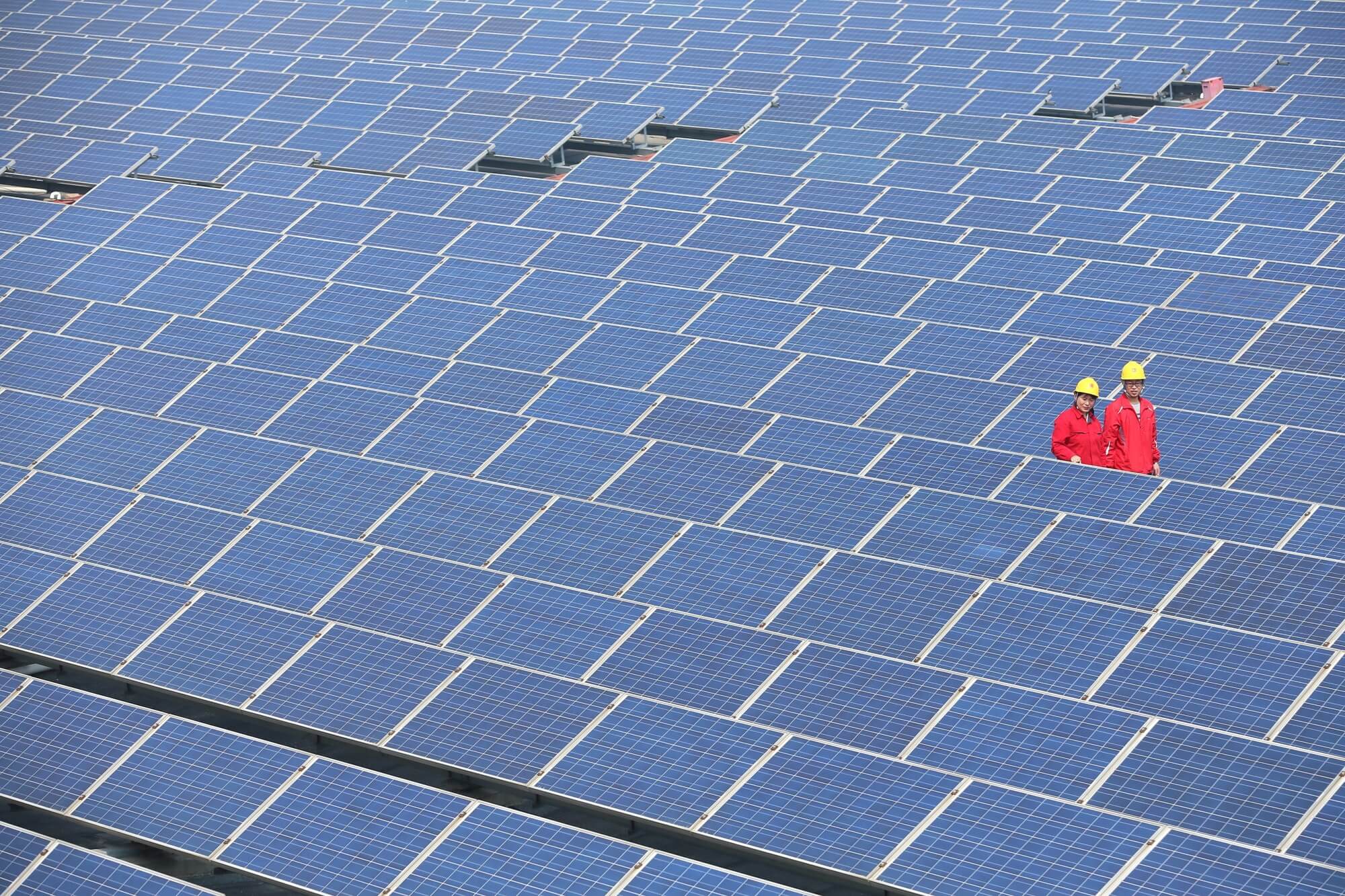 China es líder mundial en la fabricación de paneles solares.