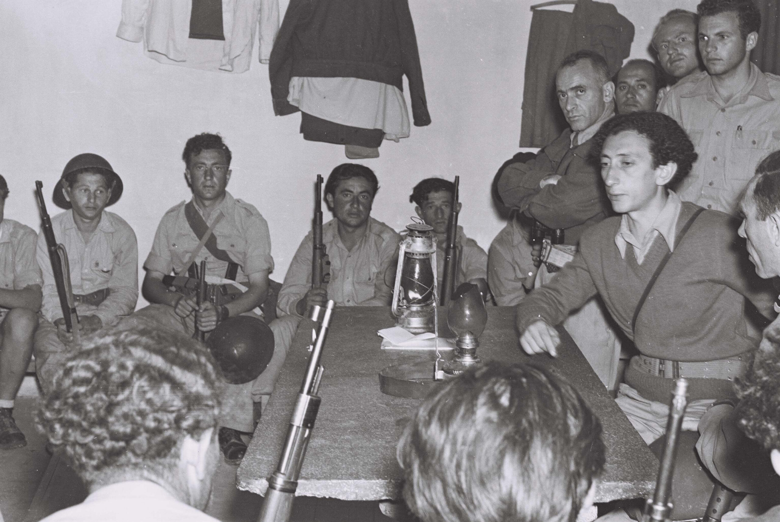 Combatientes de la Haganá en el kibutz Yad Mordechai durante la guerra de 1948.