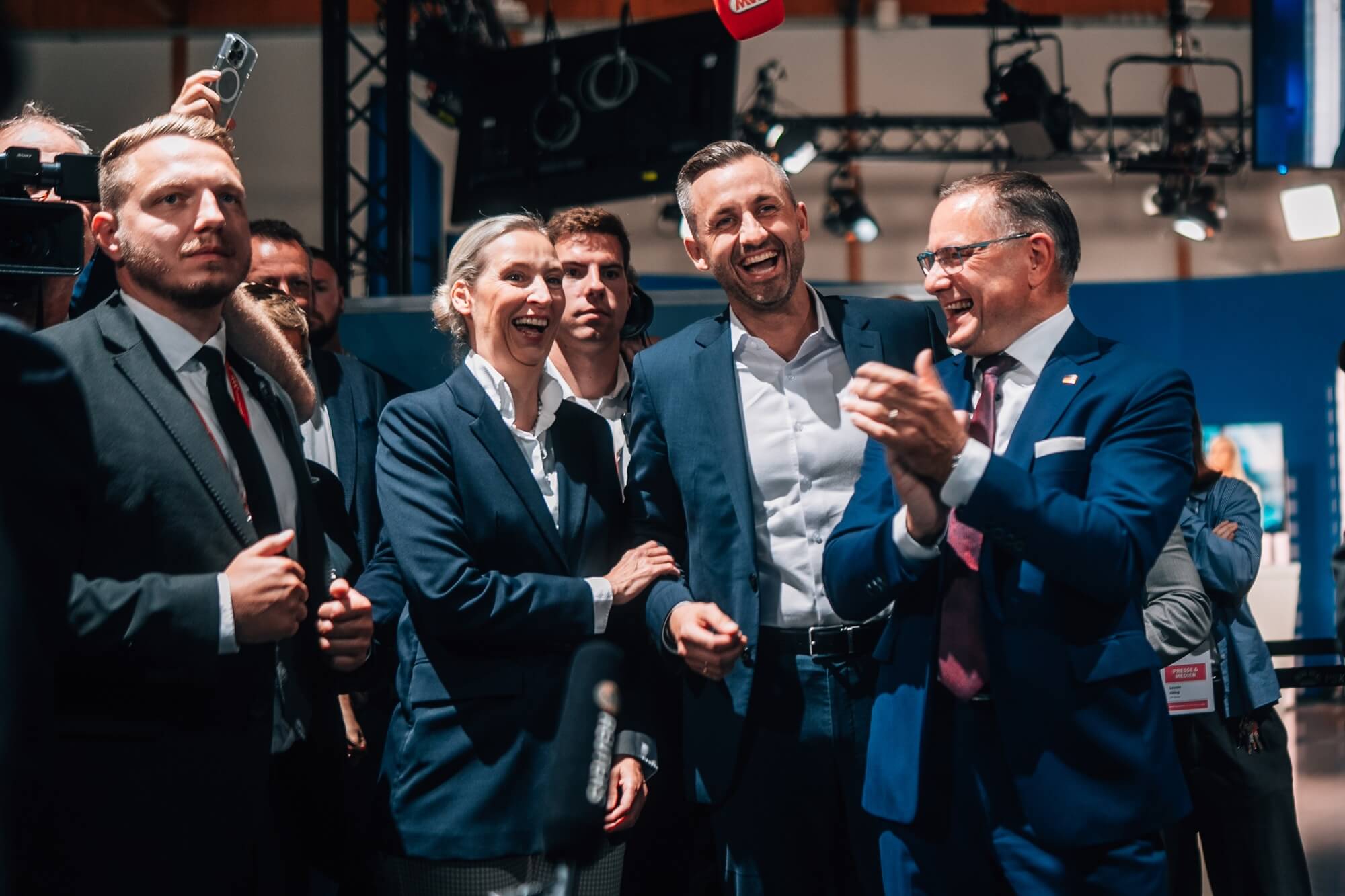 Alternativa para Alemania (AfD) logra un resultado histórico en las elecciones de Sajonia-Anhalt y consolida su ascenso como principal fuerza política de Alemania. 