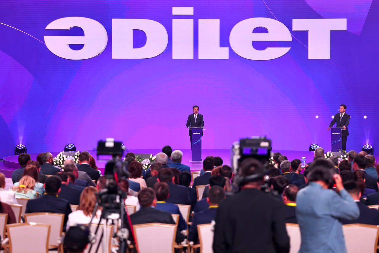 Discurso del presidente del partido Adilet, Aibek Dadebay, en el III Congreso Extraordinario.