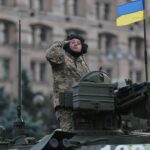 Unidades del ejército ucraniano desfilan