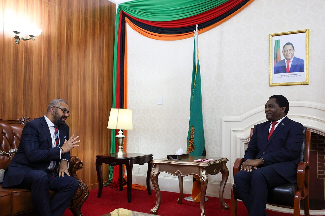 Hichilema gana las elecciones de Zambia y consolida su programa económico, marcado por la inversión extranjera y la minería del cobre.