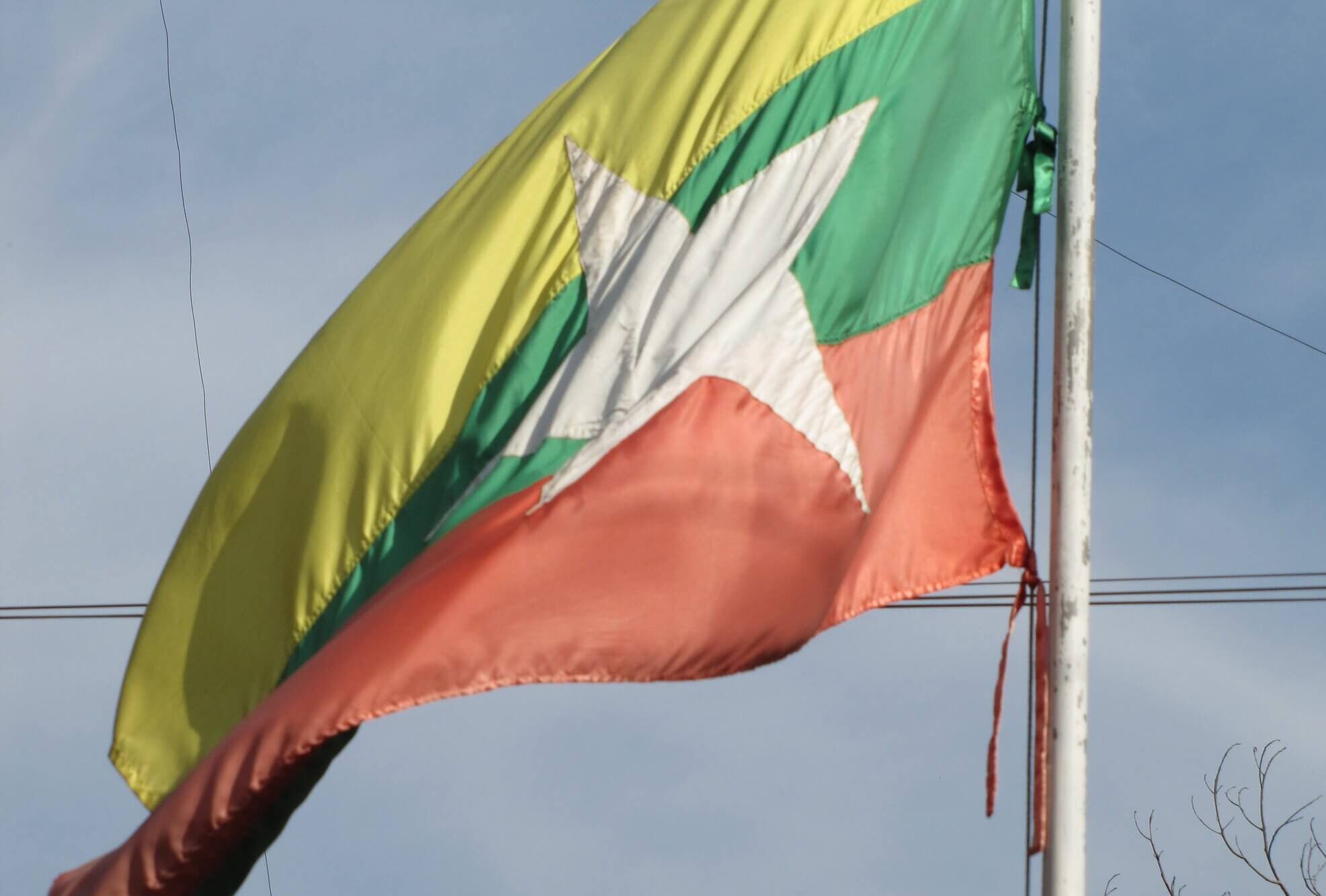 Estados Unidos abre conversaciones con la junta militar de Myanmar mientras busca acceder a las tierras raras estratégicas del país. 