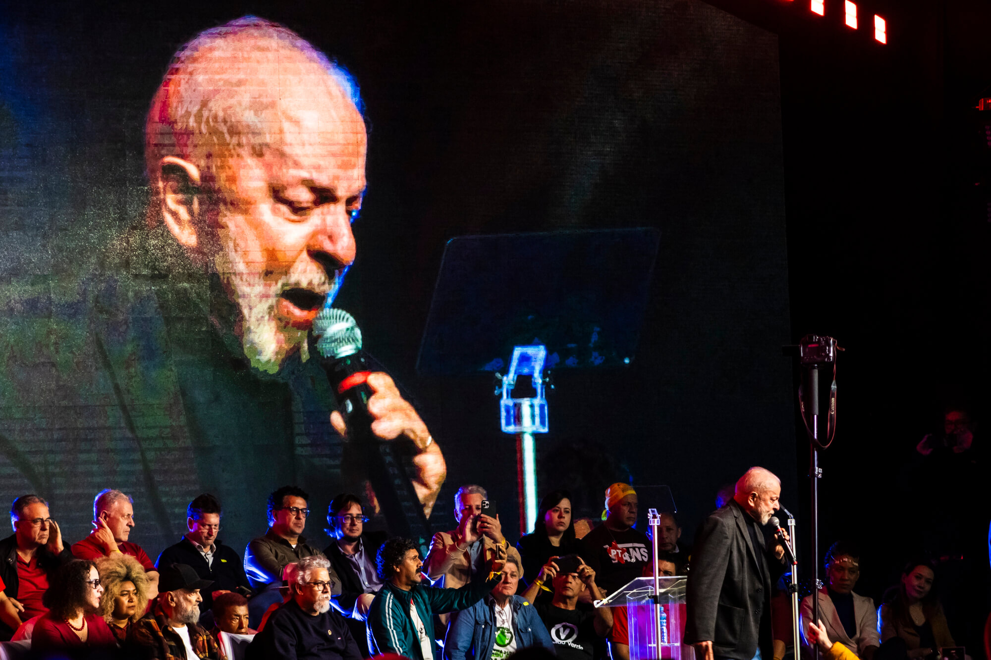 Las elecciones en Brasil, cruciales para Trump y para toda la región, enfrentan a Lula da Silva y Flávio Bolsonaro.