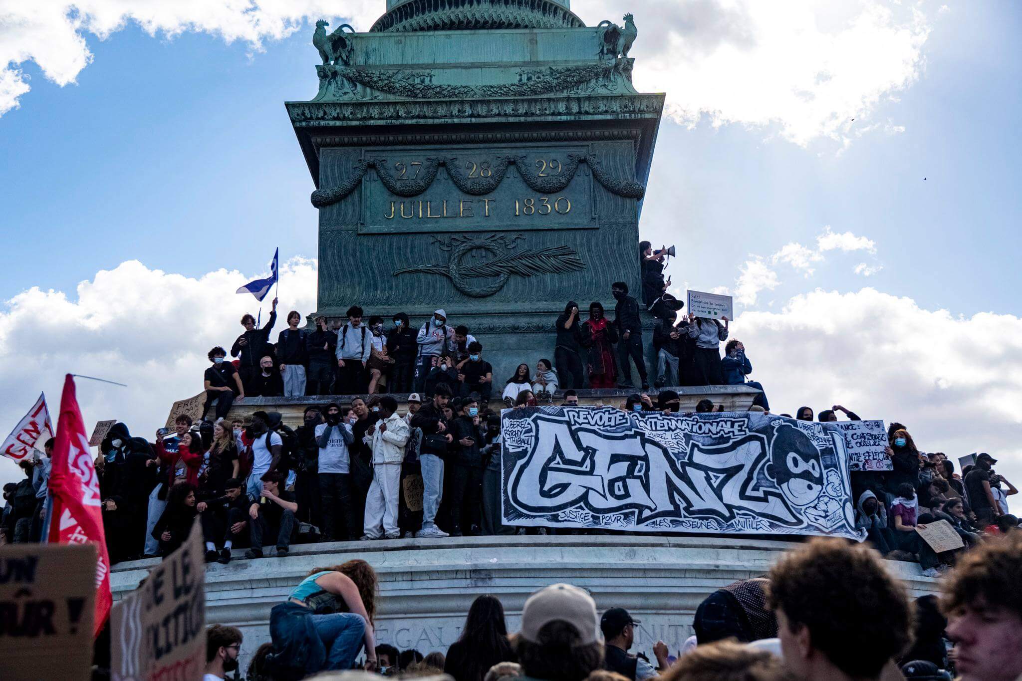 La cultura de protesta en Francia y el modelo político de la Quinta República explican por qué las revueltas parecen amenazar al sistema.