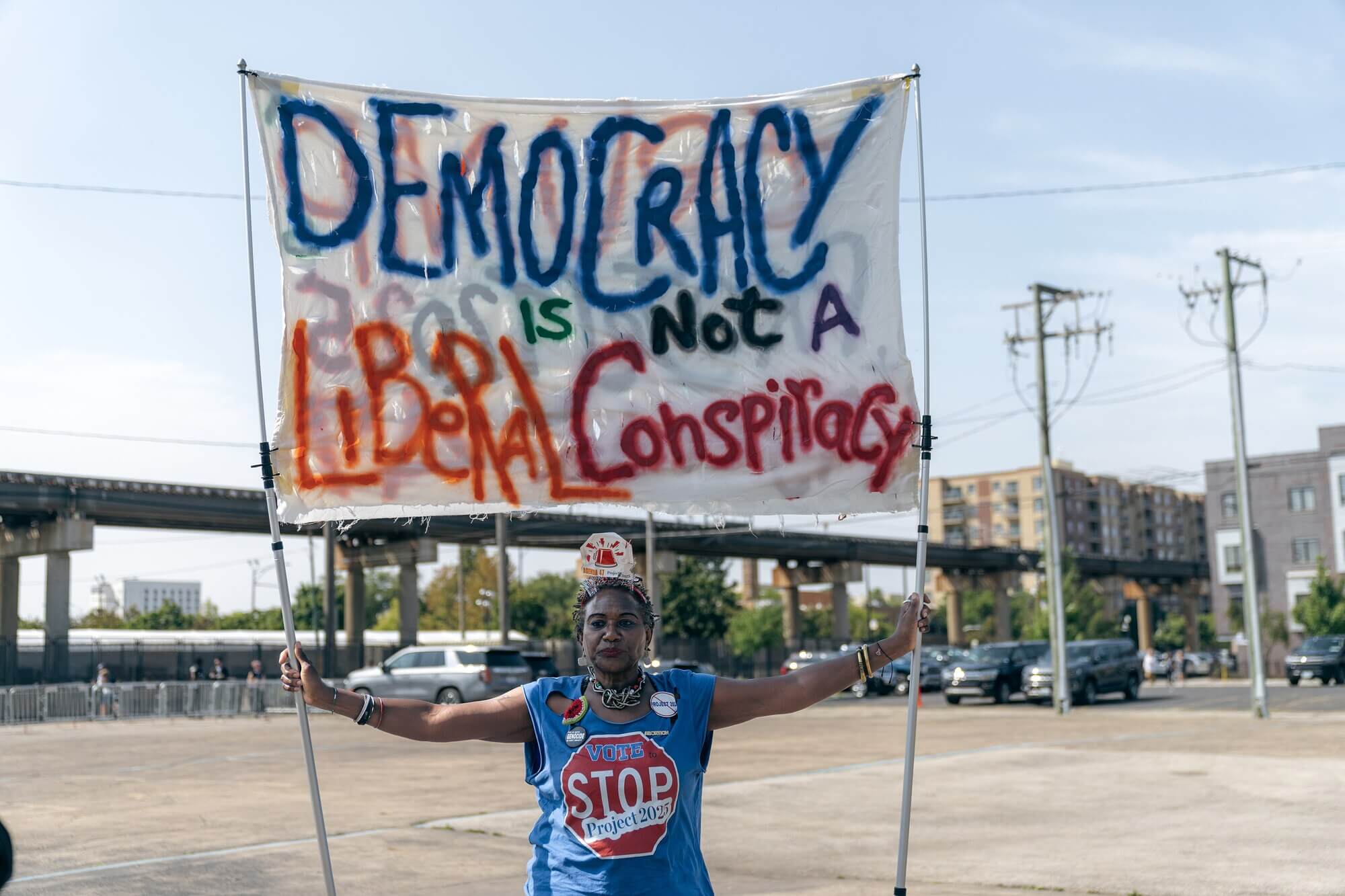 El Partido Demócrata debate cómo recuperar a los votantes perdidos frente a Trump entre el populismo económico y la moderación cultural.